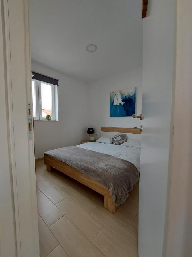 Appartement Apartman Ana à Murter Extérieur photo